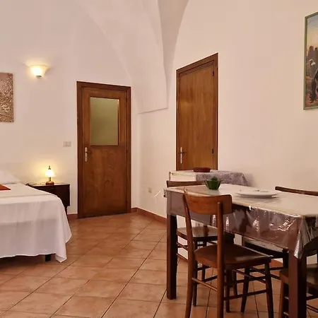 Comodissima Casa Per Parabita